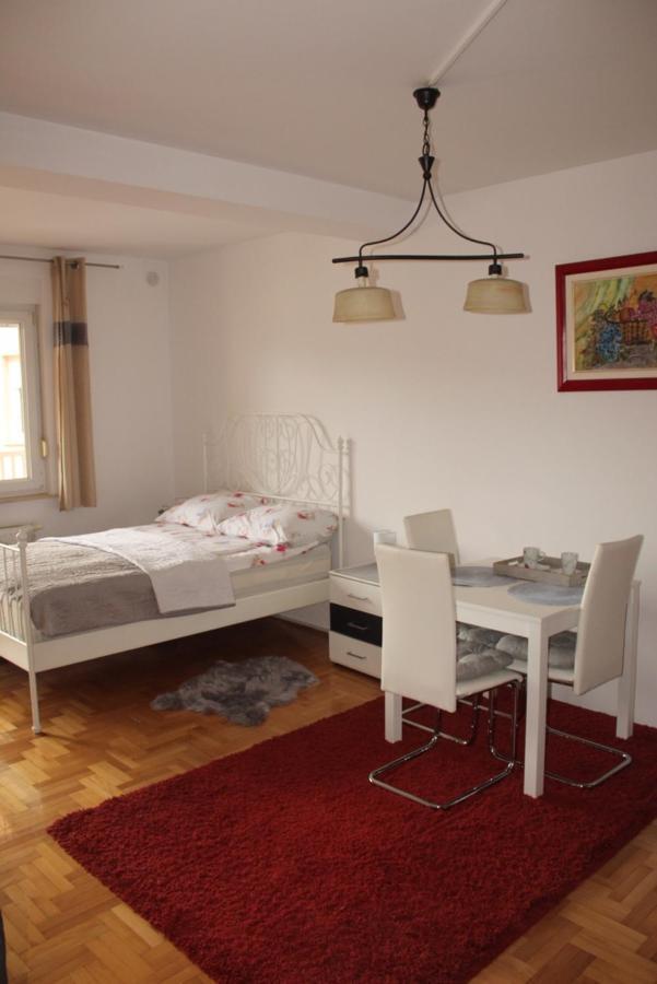 ÐakovoStudio Apartman Ivanoアパートメント エクステリア 写真